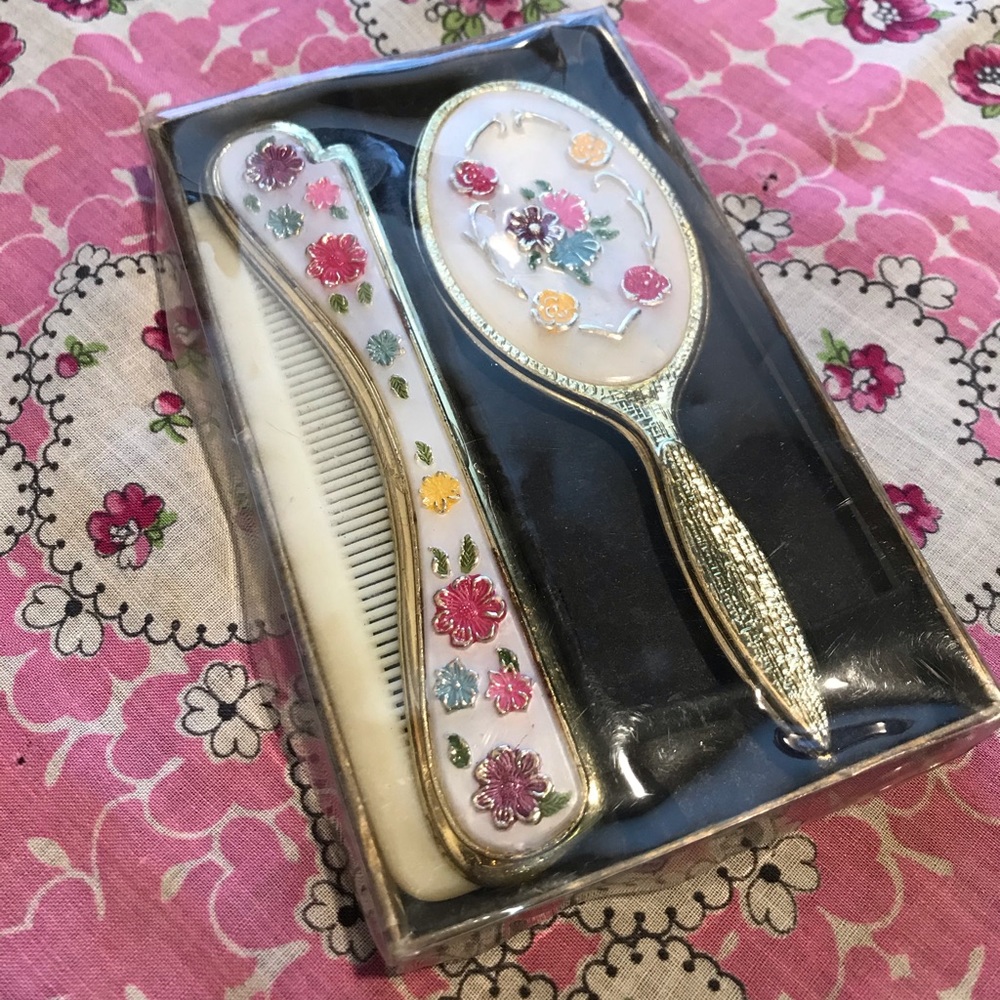 Vintage comb and mirror - Picture 1 of 4